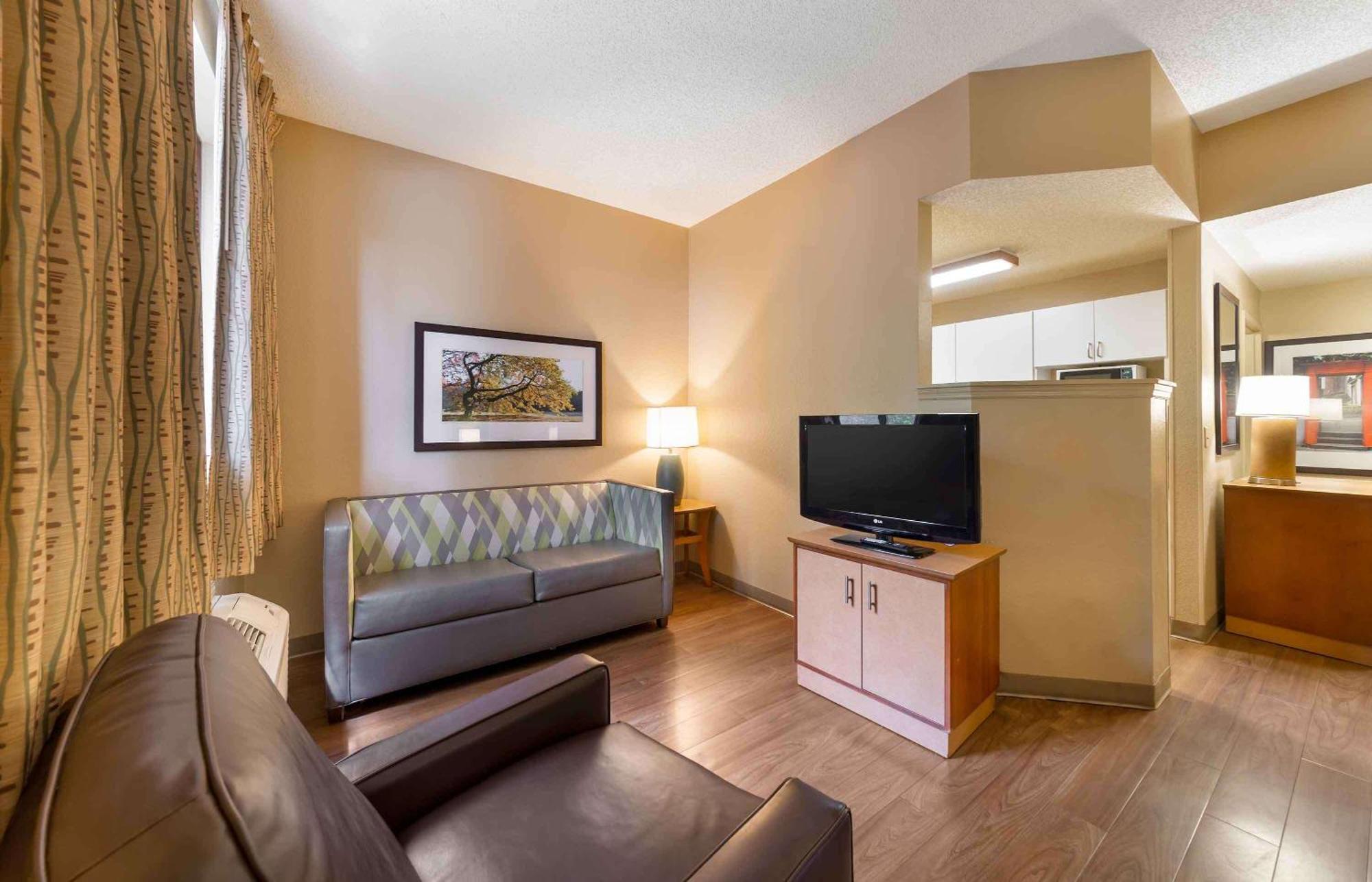 Extended Stay America Suites - Fort Lauderdale - Cypress Creek - Nw 6Th Way Bagian luar foto