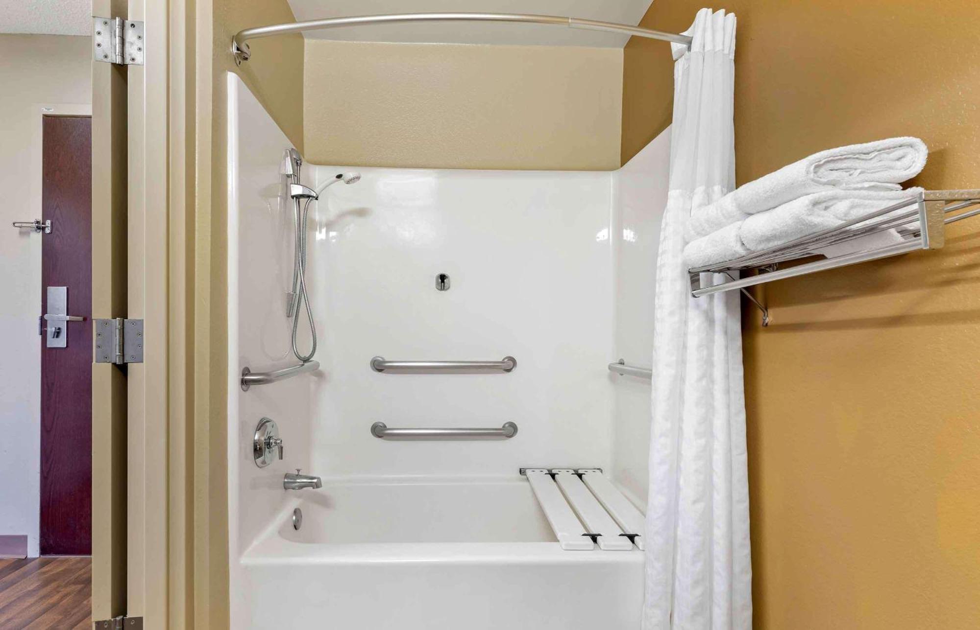 Extended Stay America Suites - Fort Lauderdale - Cypress Creek - Nw 6Th Way Bagian luar foto