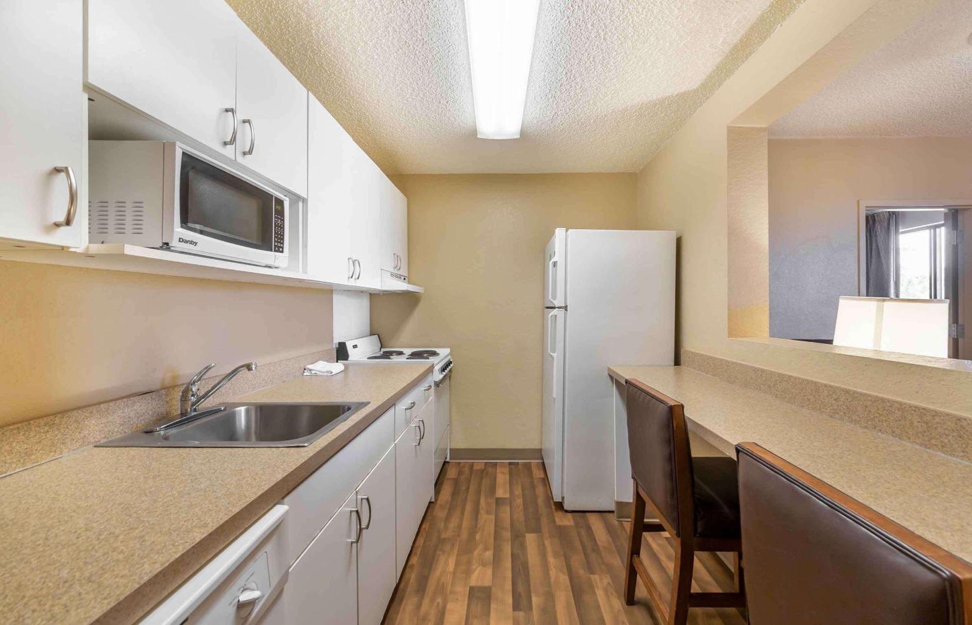 Extended Stay America Suites - Fort Lauderdale - Cypress Creek - Nw 6Th Way Bagian luar foto