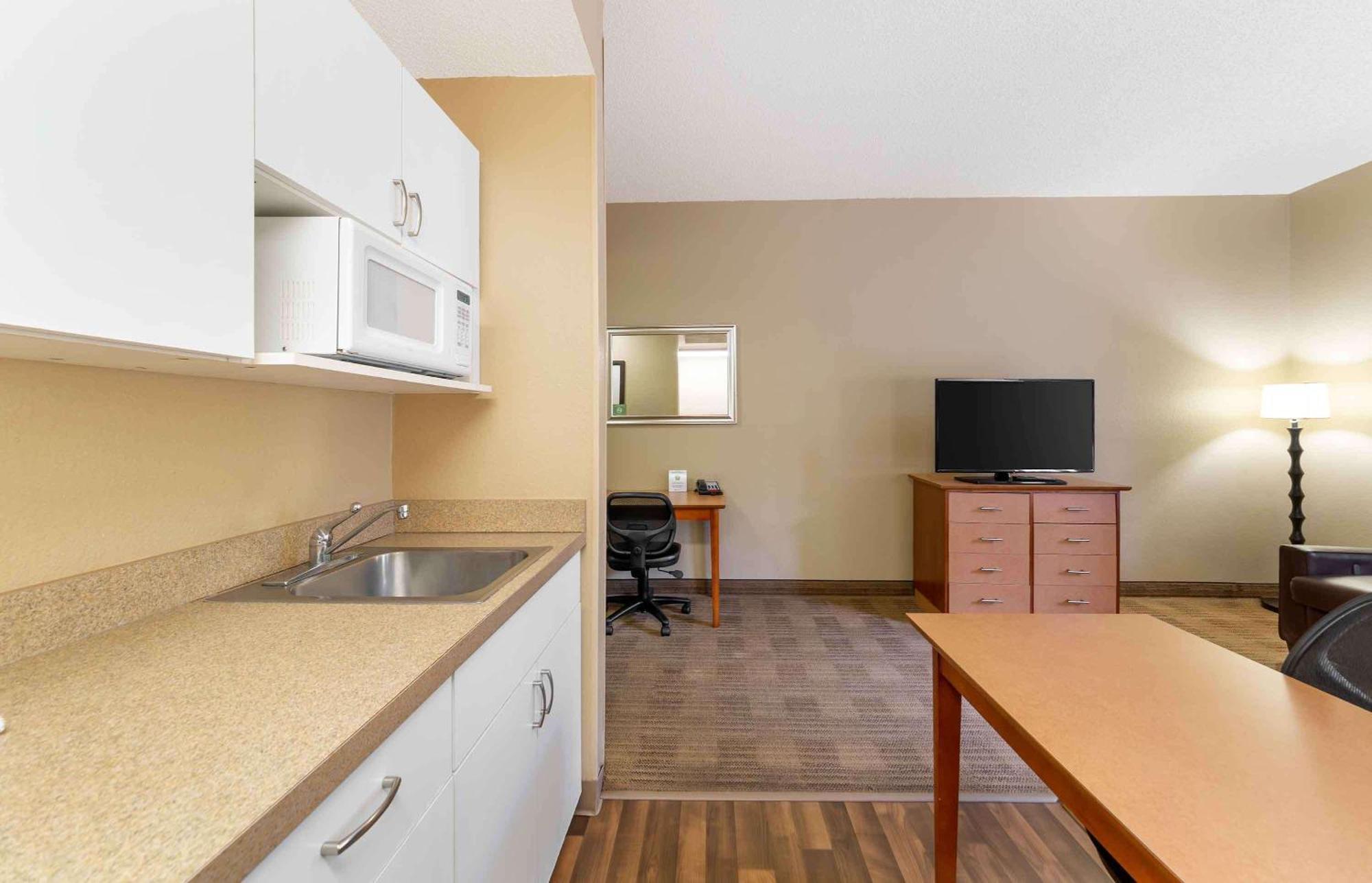 Extended Stay America Suites - Fort Lauderdale - Cypress Creek - Nw 6Th Way Bagian luar foto