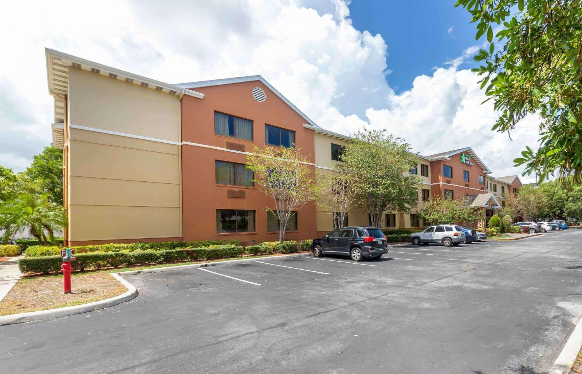 Extended Stay America Suites - Fort Lauderdale - Cypress Creek - Nw 6Th Way Bagian luar foto